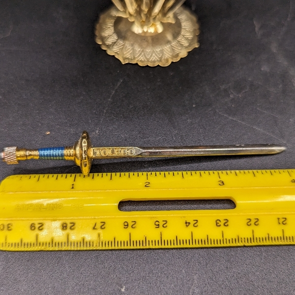 A Toledo Spain Large Stand of 18 Sword of Cocktail sticks - Picture 12 of 14